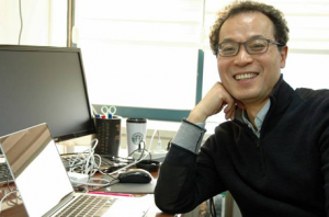 IBS의 순수물리이론 연구단을 이끌고 있는 최기운 단장은 초대칭 깨짐 현상을 연구하여 명성을 얻었다. 최 단장은 향후 우주 초기 상태와 힘의 통합을 계속 연구하고 해외 연구기관과의 협력을 통해 국내 입자물리 연구의 토대를 쌓을 계획이다. - (주)동아사이언스 제공