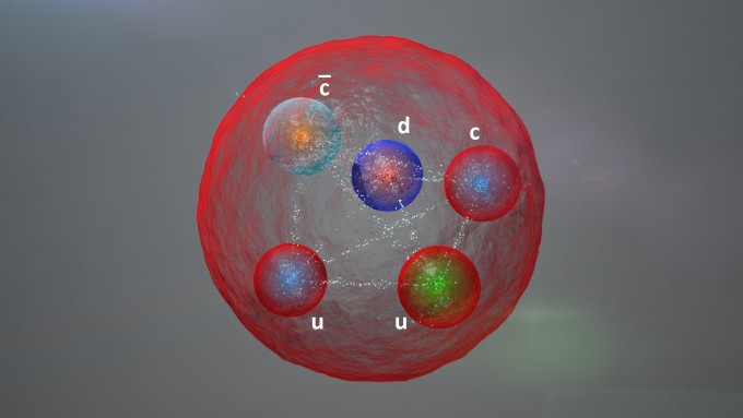 펜타쿼크 모형. 중입자(커다란 공) 내부에 쿼크(작은 공) 다섯 개가 들어 있고 각각은 글루온(흰색 선)으로 묶여있다. - CERN 제공