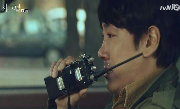 과거가 바뀌면 속시원히 전개될 줄 알았건만... ‘고구마’와 ‘사이다’를 번갈아 안겨주는 ‘시그널’의 흥미진진한 스토리. - tvN 제공
