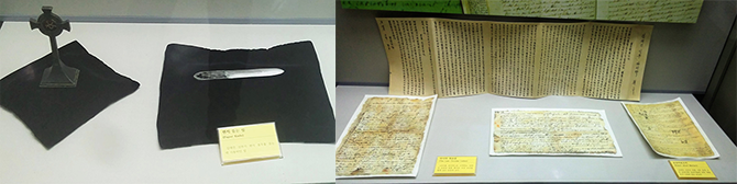 김대건 신부의 유품 중 하나인 편지 뜯는 칼(왼쪽), ‘조선 교우들 보아라’로 시작하는 회유문. 조선의 교우들에 대한 김대건 신부의 지극한 애정을 확인할 수 있다.(오른쪽) - 고기은 제공