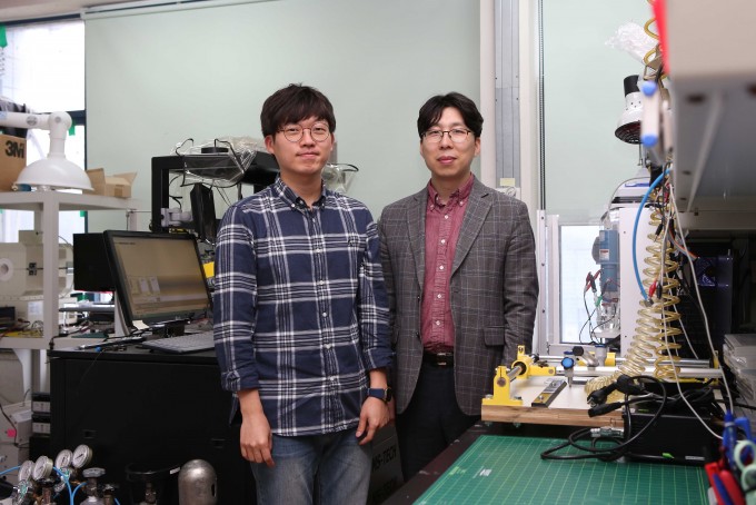 논문 제1저자인 임순민 KAIST 재료공학부 연구원과 정연식 교수. -사진 제공 KAIST