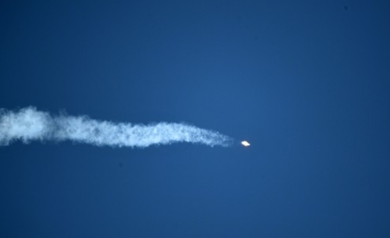한국형발사체(KSLV-2) 누리호의 엔진 시험발사체가 28일 오후 고흥 나로우주센터에서 발사되고 있다. 이번 발사체는 2021년 발사될 누리호에 쓰일 75톤급 액체엔진의 성능을 검증하기 위한 것으로 길이 25.8m, 최대지름 2.6m, 무게 52.1톤의 시험용 발사체이다. 2018.11.28 연합뉴스 제공