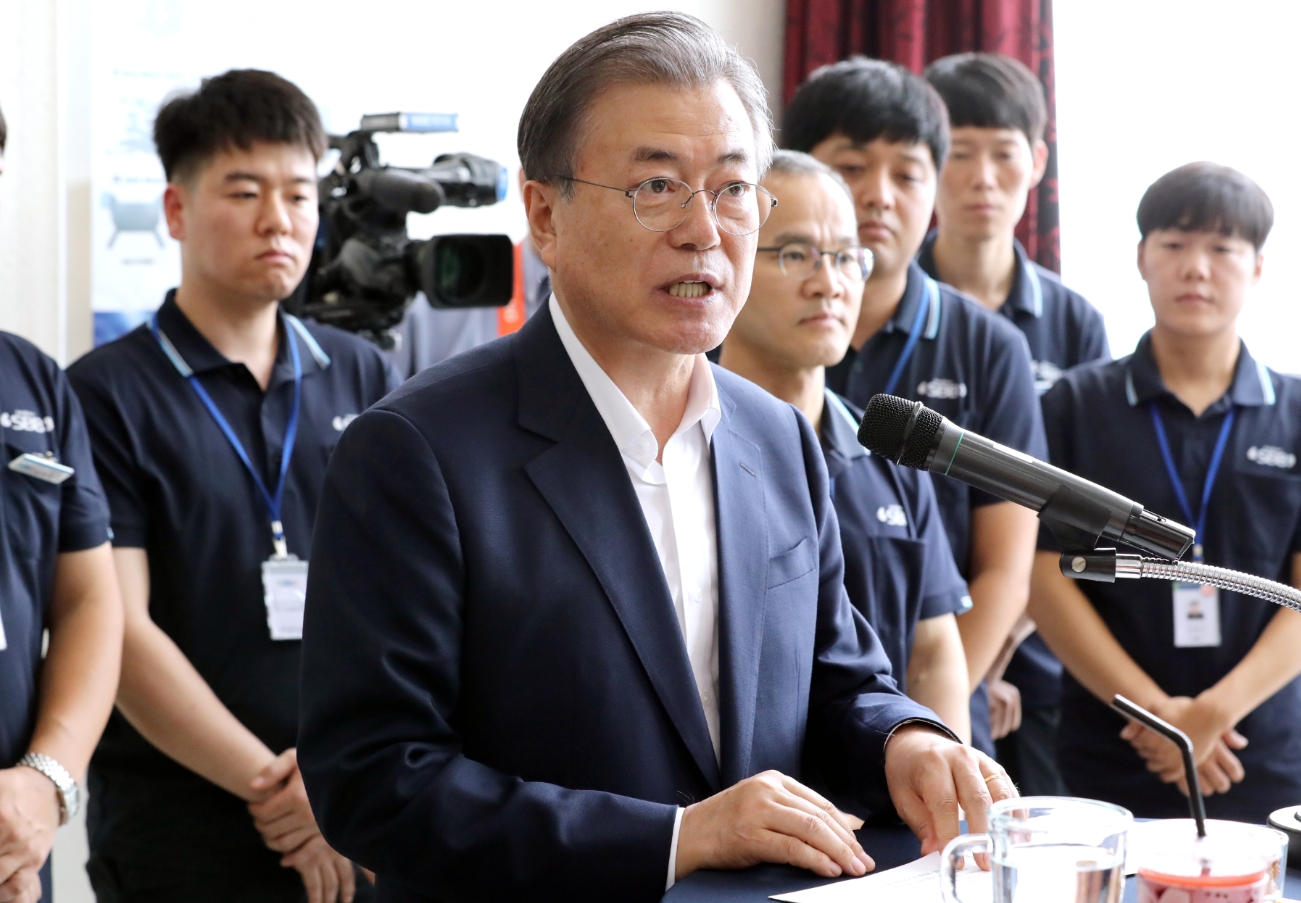 문재인 대통령이 7일 오후 김포 에스비비테크를 방문해 제조기업 직원들과 간담회에서 발언하고 있다. 연합뉴스