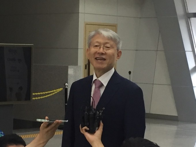 최기영 과학기술정보통신부 장관 후보자는 국립과천과학관 어울림홀 3층에 마련된 인사청문회 준비 사무실로 첫번째 출근을 했다. 고재원 기자 jawon1212@donga.com
