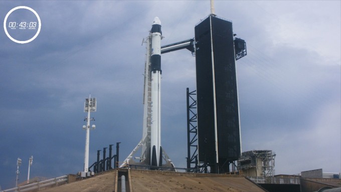 미국항공우주국(NASA)과 스페이스X가 시도한 미국 내 9년 만의 유인우주선 발사 계획이 기상 문제로 발사 40분 전 연기됐다. 다음 발사는 이틀 뒤인 30일 새벽 4시 22분(한국시간)이 될 예정이다. NASA 제공