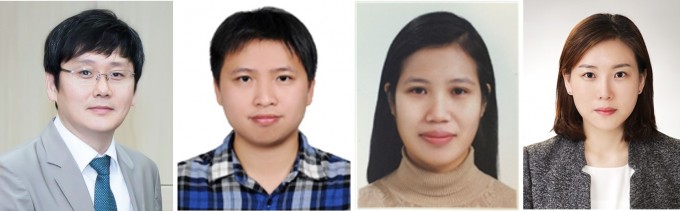 연구에 참여한 이은열 경희대 화학공학과 교수, 안 덕 뉴엔 박사, 투 테이 뉴엔 박사과정생, 이옥경 연구교수(왼쪽부터). 한국연구재단 제공