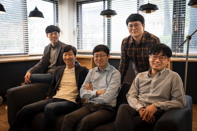 왼쪽부터 김동우, 조민수, 박재식, 곽수하, 조성현 교수. 동아사이언스DB