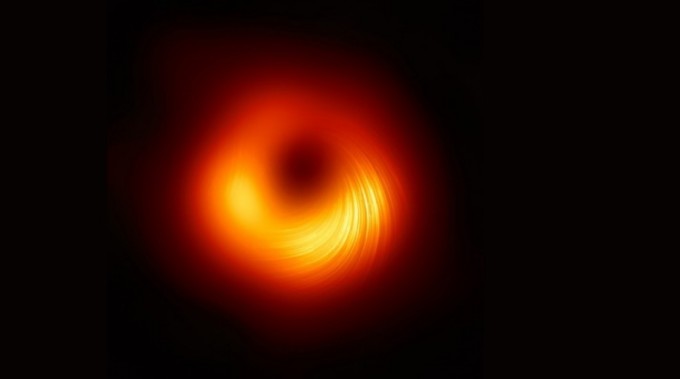 지난달 공개된 M87 블랙홀의 편광 영상. 한국천문연구원 제공