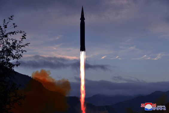 북한이 실험하는 극초음속 미사일 핵심 기술 활공체·앰풀화란 
