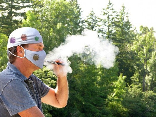 액상형 전자담배 간접흡연, 호흡기 질환 유발 2배 이상 높인다