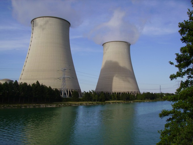 프랑스의 노젠트 원자력 발전소 모습니다. 프랑스는 EU 내에서 원자력 발전에 강력히 동의하는 핵심 국가다. 위키미디어 제공.