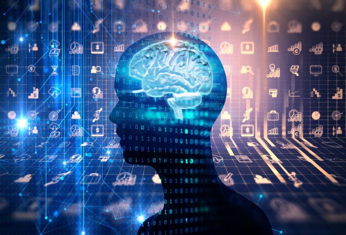 일론 머스크 테슬라 창업자겸최고경영자(CEO)가 2016년에 세운 뇌신경과학벤처기업 뉴럴링크가 생각(뇌파)만으로 사지를 움직이게 하는 인공지능(AI) 마이크로 칩을 개발해, 올해 안에 임상시험할 계획이다. 게티이미지뱅크 제공