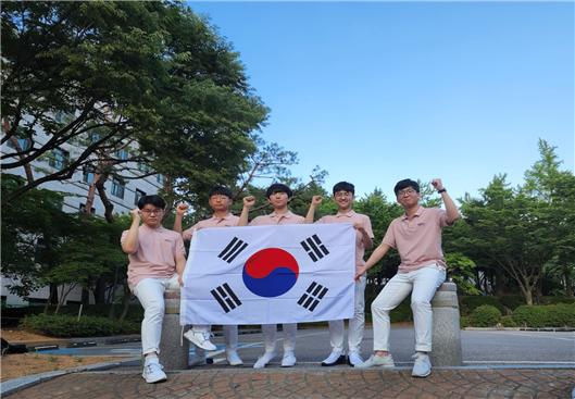 국제물리올림피아드에서 한국 대표단 종합 2위…중국 금 5개로 1위 : 동아사이언스
