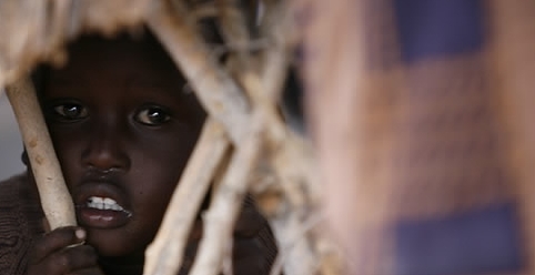 기후변화로 이재민이 급증하는 케냐 난민촌의 5살 어린이. EPA/연합뉴스 제공
