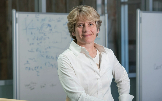  2022 노벨화학상 수상자로 선정된 캐럴린 버토지(55) 미국 스탠포드대 교수. 스탠포드대 제공