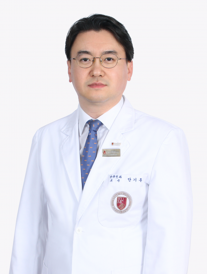 Ahn Ki-hoon, professor of obstetrics and gynecology.  Provided by Korea University