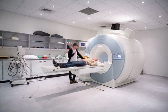 '멍 때리는' 데 관여하는 신경망, fMRI로 찍어 9년 전 치매 예측