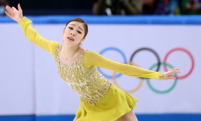 한국 스포츠 역사에서 최고 스타인 김연아 선수는 올림픽 같은 큰 무대에서도 실수하지 않고 제 기량을 발휘해 2010년 벤쿠버 대회에서는 금메달, 2014년 소치 대회에서는 은메달(사실상 금메달)을 목에 걸었다.<BR> 소치 동계올림픽의 프리스케이팅 장면이다.<BR> 연합뉴스 제공