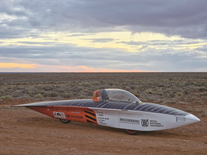 스누 원(SNU 1) 차체 길이 6m, 무게 240kg, 바퀴 3륜 구동, 최고 속력 시속 110km, 재질 탄소섬유 등 가벼운 복합 소재. 스누솔라 제공
