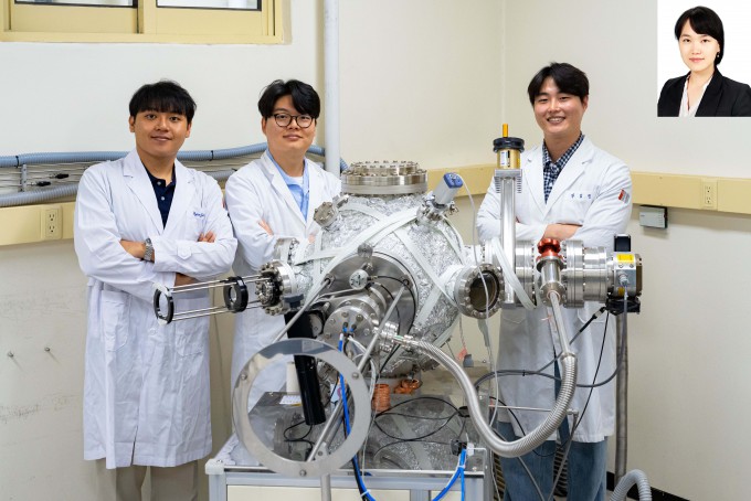 Group photo of Professor Ji-Young Cho's team in the GIST School of Materials Science and Engineering. Provided by GIST