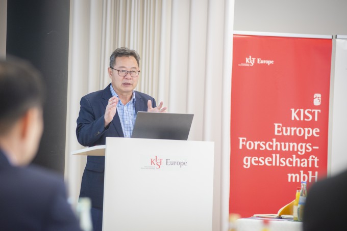 On the 15th (local time), Kim Jin-sang, Director of the KIST Europe Research Center, speaks at a press conference held at the KIST Europe Research Center in Saarbrücken, Germany. Credit: KIST
